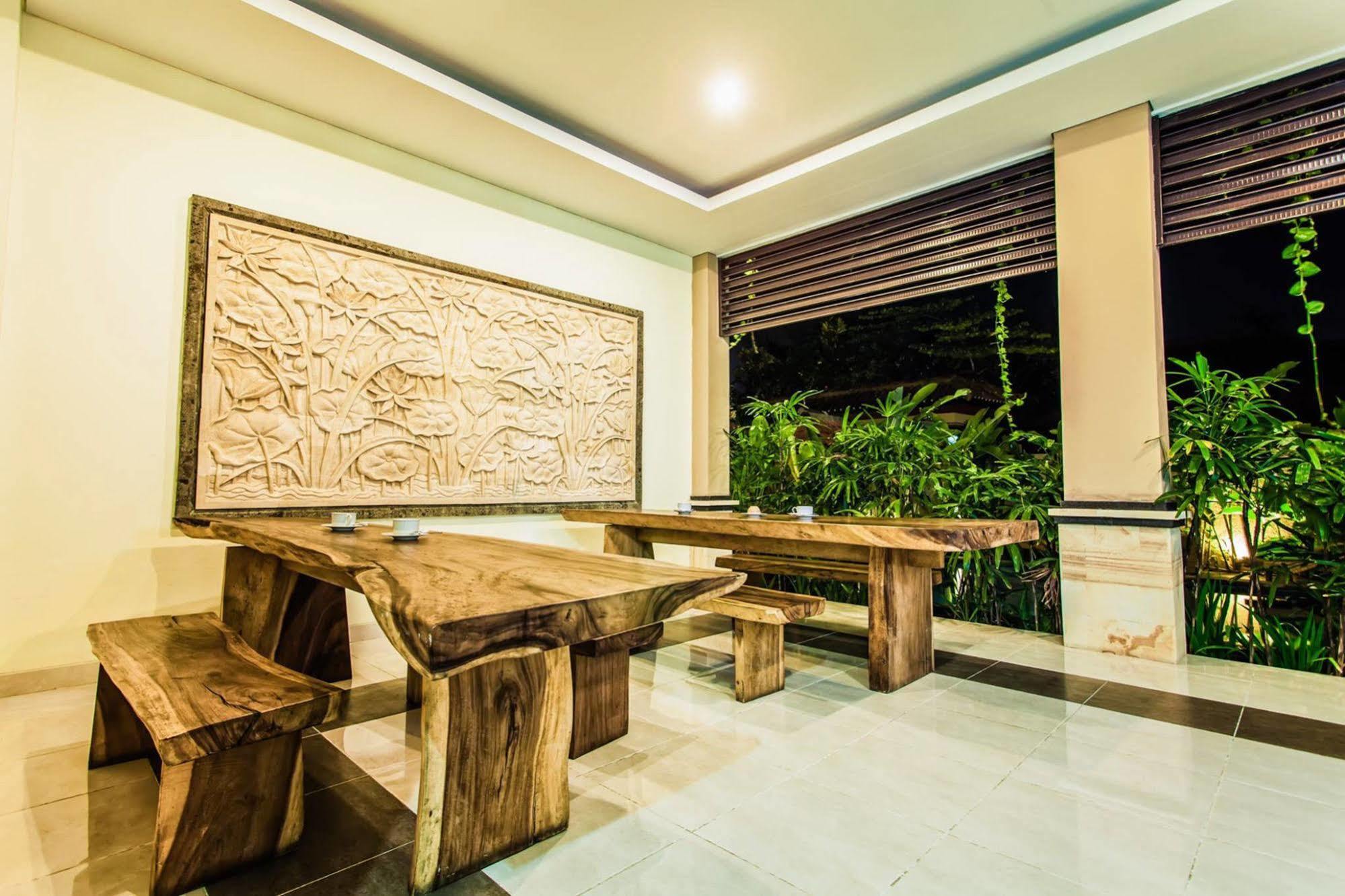 Luckys Guest House Kuta Lombok Exterior foto